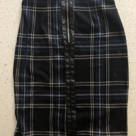 Bishop + Young Plaid Pencil Skirt w/Slit - Picture 3 of 4